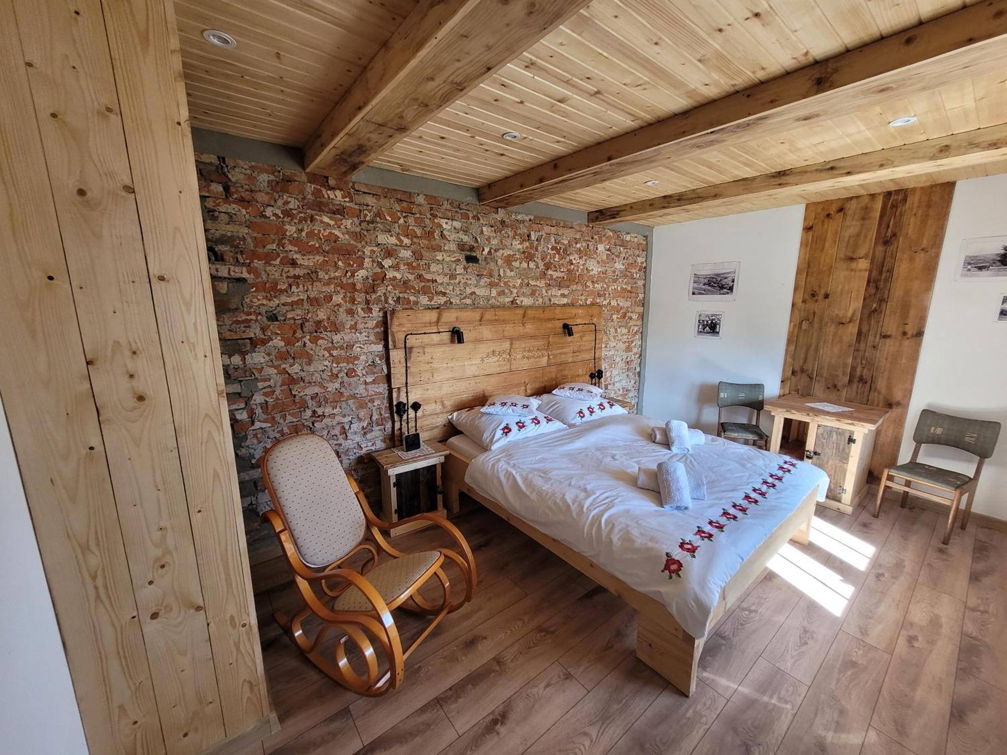 Stary Dom Z Piwnica Ferienhaus *